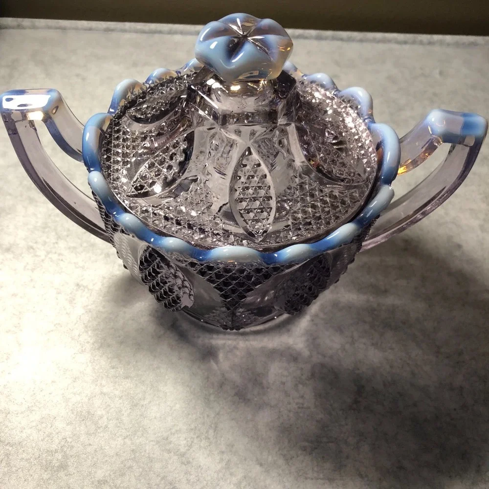 Vtg Westmoreland Lilac Opalescent High Hob Lidded Sugar Bowl Coquette Fairycore
